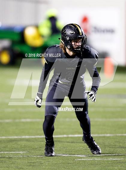 Thumbnail 1 in Prescott vs. Charleston (AAA 3A Final) photogallery.