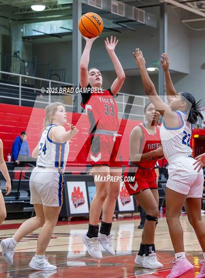 Thumbnail 3 in Cleburne County vs. Piedmont photogallery.