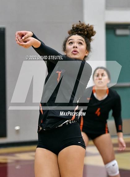 Thumbnail 3 in Vacaville vs. Whitney (CIF SJS D2 Final) photogallery.