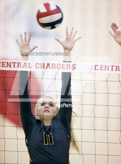 Thumbnail 3 in Paschal vs. Fossil Ridge  photogallery.