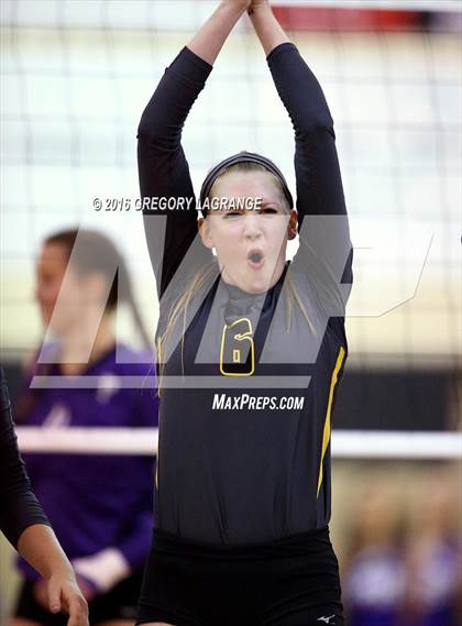 Thumbnail 2 in Paschal vs. Fossil Ridge  photogallery.