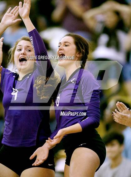 Thumbnail 2 in Paschal vs. Fossil Ridge  photogallery.
