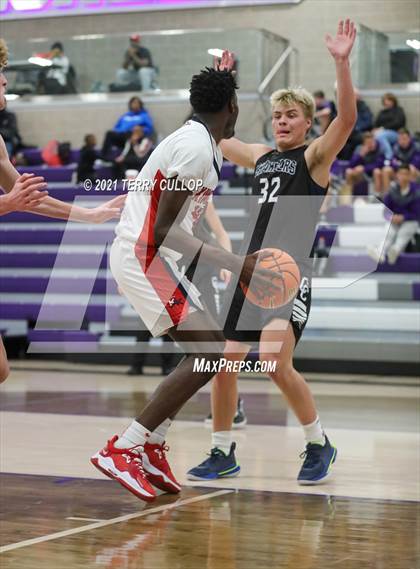 Thumbnail 2 in Corner Canyon vs. Kimball (Lehi Holiday Hoopfest) photogallery.