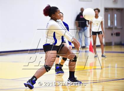 Thumbnail 1 in McDonogh vs. Stone photogallery.