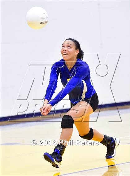 Thumbnail 1 in McDonogh vs. Stone photogallery.
