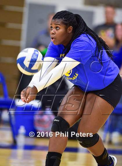 Thumbnail 2 in McDonogh vs. Stone photogallery.