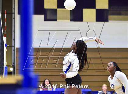 Thumbnail 1 in McDonogh vs. Stone photogallery.
