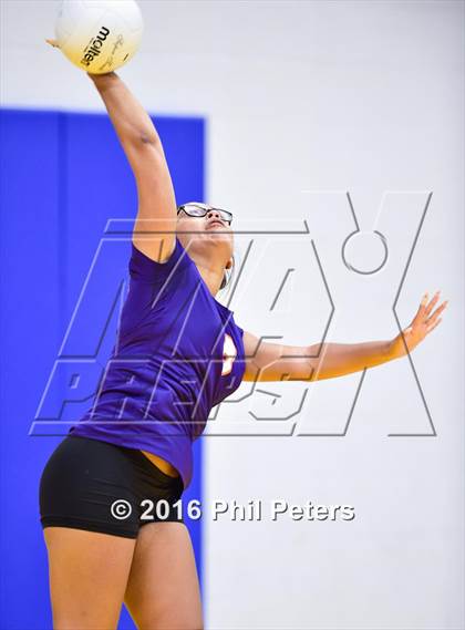 Thumbnail 2 in McDonogh vs. Stone photogallery.
