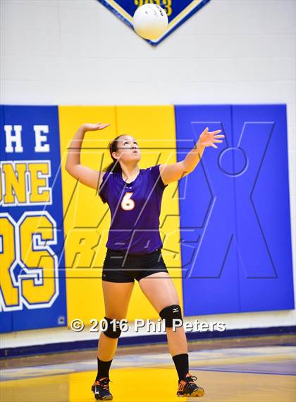 Thumbnail 2 in McDonogh vs. Stone photogallery.