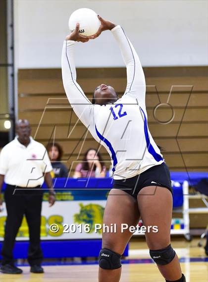Thumbnail 3 in McDonogh vs. Stone photogallery.