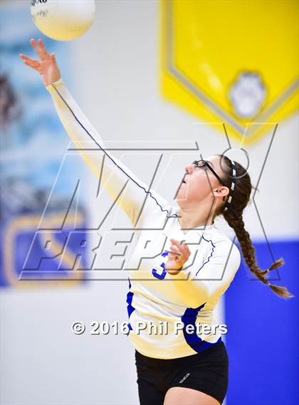 Thumbnail 3 in McDonogh vs. Stone photogallery.