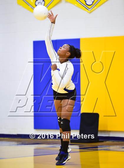 Thumbnail 3 in McDonogh vs. Stone photogallery.