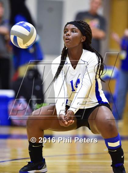 Thumbnail 3 in McDonogh vs. Stone photogallery.