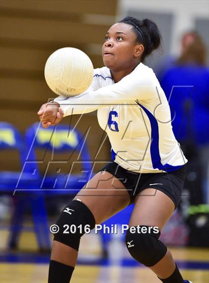 Thumbnail 1 in McDonogh vs. Stone photogallery.