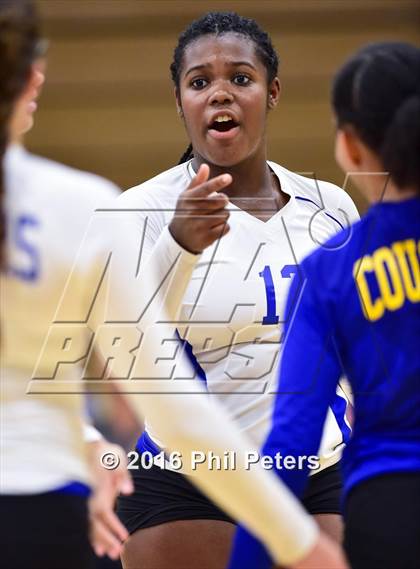 Thumbnail 3 in McDonogh vs. Stone photogallery.