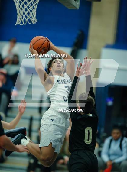 Thumbnail 3 in Sierra Canyon vs Oak Park (Sierra Canyon Invitational)  photogallery.