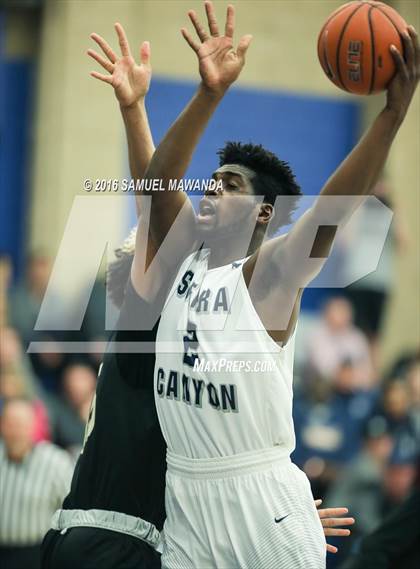 Thumbnail 3 in Sierra Canyon vs Oak Park (Sierra Canyon Invitational)  photogallery.