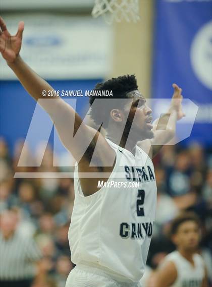 Thumbnail 1 in Sierra Canyon vs Oak Park (Sierra Canyon Invitational)  photogallery.