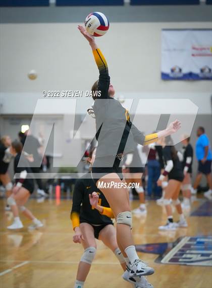 Thumbnail 2 in Youngker vs. Saguaro (Spiketown Invitational) photogallery.