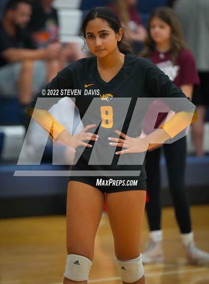 Thumbnail 2 in Youngker vs. Saguaro (Spiketown Invitational) photogallery.