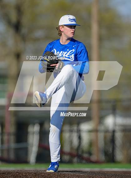 Thumbnail 3 in Lebanon vs Clarksville Academy photogallery.