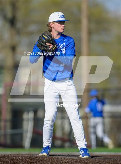 Thumbnail 2 in Lebanon vs Clarksville Academy photogallery.