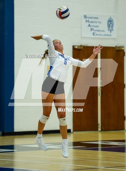 Thumbnail 2 in Notre Dame @ Girls Prep photogallery.