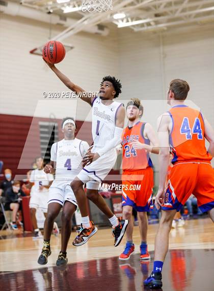 Thumbnail 3 in Booker vs. Hardee (Suncoast Holiday Classic) photogallery.