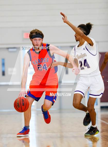 Thumbnail 2 in Booker vs. Hardee (Suncoast Holiday Classic) photogallery.
