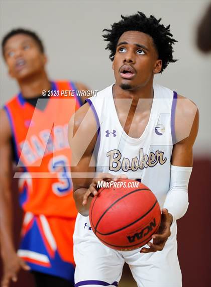 Thumbnail 2 in Booker vs. Hardee (Suncoast Holiday Classic) photogallery.