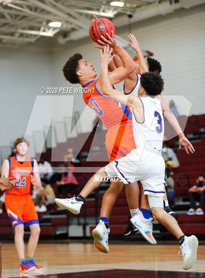 Thumbnail 2 in Booker vs. Hardee (Suncoast Holiday Classic) photogallery.
