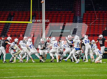 Thumbnail 2 in Stoneham vs. Reading Memorial (High School Football at Fenway Park) photogallery.