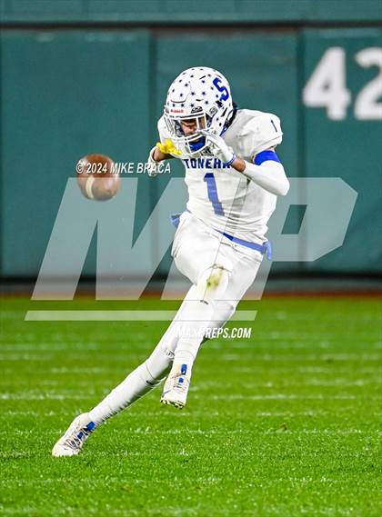 Thumbnail 1 in Stoneham vs. Reading Memorial (High School Football at Fenway Park) photogallery.