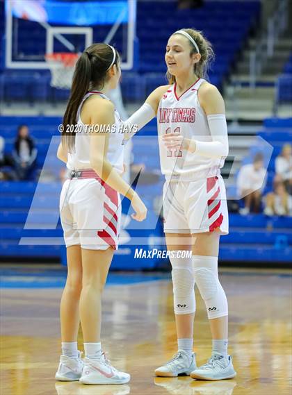 Thumbnail 1 in Glen Rose vs Krum (UIL Class 4A Bi-District) photogallery.