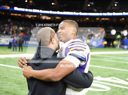 Thumbnail 2 in Edna Karr vs. Neville (LHSAA Class 4A Final)  photogallery.
