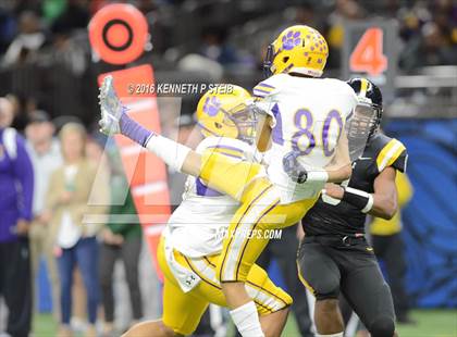 Thumbnail 2 in Edna Karr vs. Neville (LHSAA Class 4A Final)  photogallery.