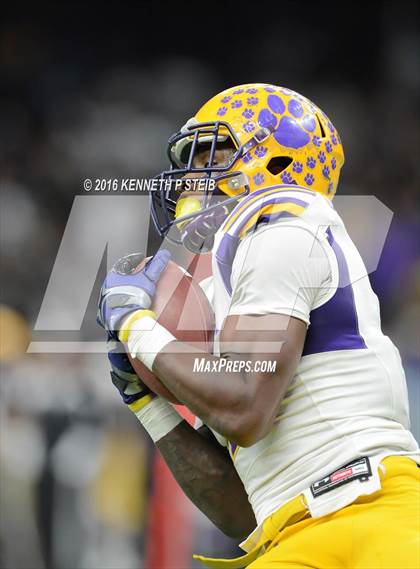 Thumbnail 3 in Edna Karr vs. Neville (LHSAA Class 4A Final)  photogallery.