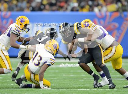 Thumbnail 2 in Edna Karr vs. Neville (LHSAA Class 4A Final)  photogallery.