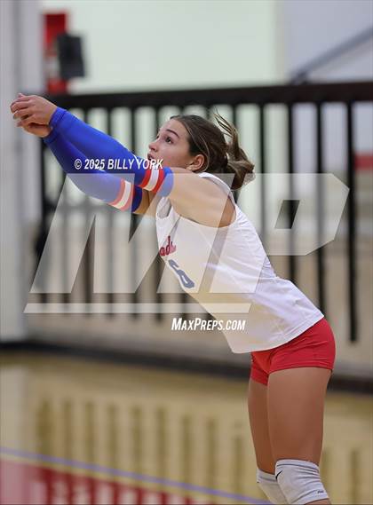 Thumbnail 1 in Grand Saline vs Sabine photogallery.