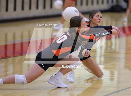 Thumbnail 1 in Grand Saline vs Sabine photogallery.