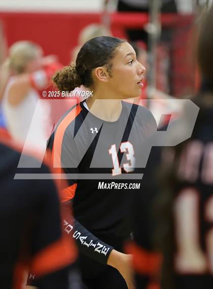 Thumbnail 2 in Grand Saline vs Sabine photogallery.