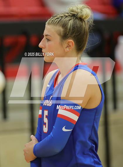 Thumbnail 1 in Grand Saline vs Sabine photogallery.