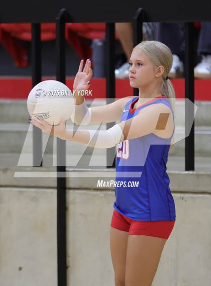 Thumbnail 3 in Grand Saline vs Sabine photogallery.