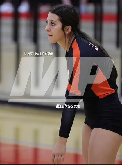 Thumbnail 2 in Grand Saline vs Sabine photogallery.