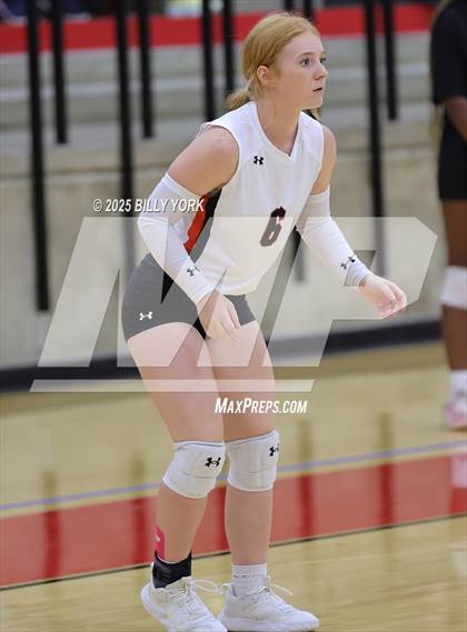Thumbnail 2 in Grand Saline vs Sabine photogallery.