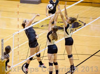Thumbnail 2 in Warren Central @ Shelbyville photogallery.