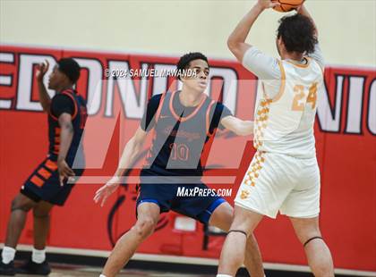 Thumbnail 1 in Roosevelt vs Poly (Take Flight Challenge) photogallery.
