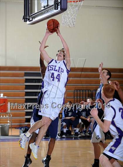 Thumbnail 1 in Huntington @ Islip photogallery.