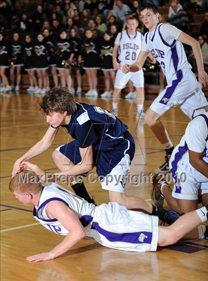 Thumbnail 2 in Huntington @ Islip photogallery.