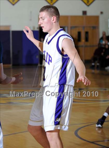 Thumbnail 3 in Huntington @ Islip photogallery.